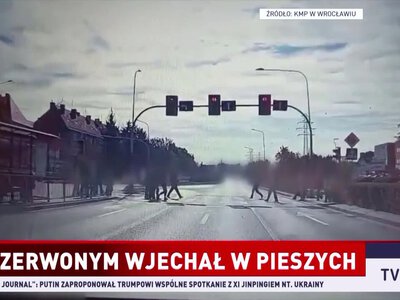 Wjechał w ludzi na przejściu dla pieszych. Miał czerwone światło