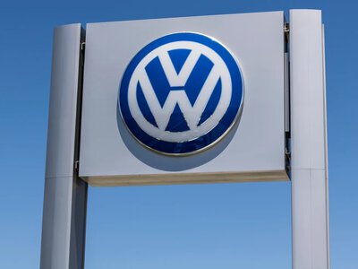 Volkswagen zaciska pasa. Może zamrozić pensje na lata