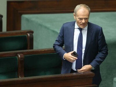 Tusk reaguje na zamieszki we Francji. Wskazał na czasy rządów PiS