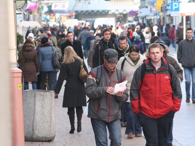 Trzeba podnieść wiek emerytalny. Polacy zarobią mniej niż 800 plus