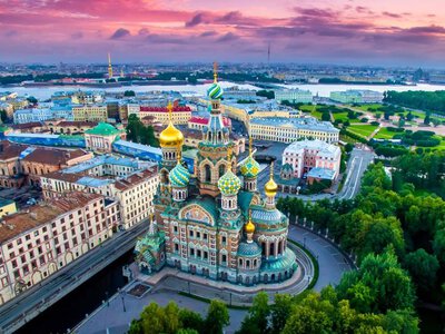 Petersburg rozszerza zakaz pracy dla migrantów. Nowe obostrzenia w handlu, usługach i fitnessie