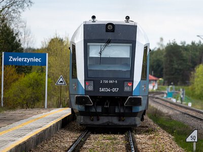 Kolejowa spółka z ludźmi PiS. Tyle zarabiają władze firmy