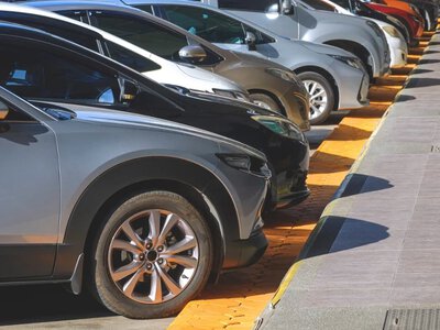 Na Wszystkich Świętych nie wpuszczą pod cmentarz kierowców w Volvo