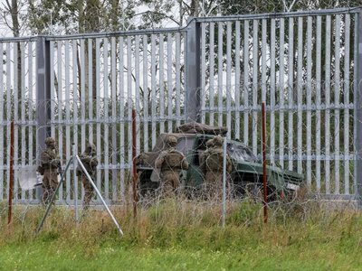 Żołnierz postrzelił migranta na granicy. Sąd wydał wyrok