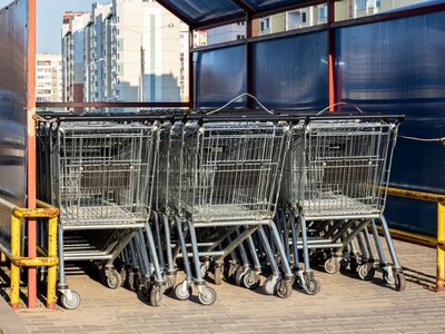 Są otwarci w każdą niedzielę. Kolejny sklep w Warszawie omija zakaz