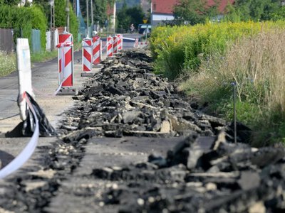 Ruszył remont zaoranej drogi w Gliwicach. Rolnik zapowiada rewoltę