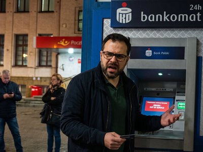 PKO BP apeluje o brak paniki. Bankomaty zaczną działać