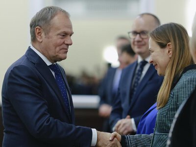 Pełczyńska-Nałęcz odchodzi, Tusk odpowiada z Indii: Jest pogubiona