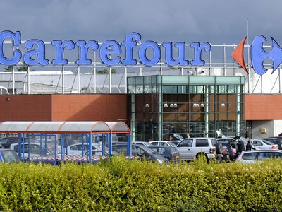 Coraz mniej klientów w hipermarketach. Oto powody. Format się kończy