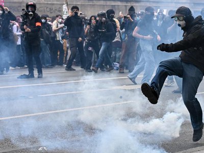 Francja mobilizuje 70 tys. funkcjonariuszy. Władze obawiają się zamieszek