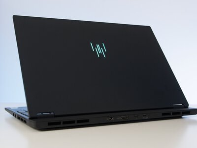 Ten laptop łamie reguły. To dobrze