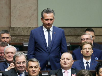 Policjanci poczuli woń alkoholu od posła KO. Ten się nie przyznaje