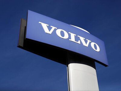 Akcje Volvo runęły o 30 proc. Koncern zwolni 2500 osób
