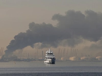 Ropa z tankowca zagraża wybrzeżu. Kolejne plaże zamknięte