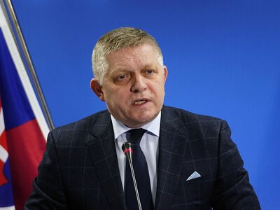 Czerwona kartka dla Roberta Ficy. Bratysława w rękach opozycji