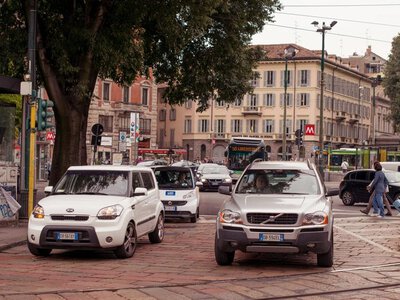 Polskie tablice, włoskie drogi i milionowe szkody. Problem szybko rośnie