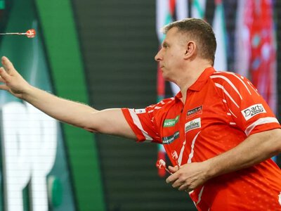 Ratajski zadziwił świat darta, Littler pokonany. Polak w półfinale ME
