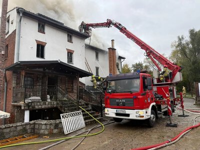 Pożar restauracji na Pomorzu. Ogień szybko się rozprzestrzenił