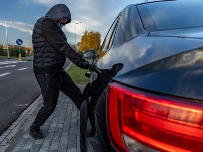 Sprzedał samochód, a dwa dni później go ukradł. Zdradził go drugi kluczyk