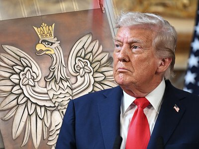 Polacy coraz bardziej krytyczni wobec polityki Trumpa. Sondaż dla „19.30”