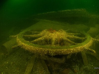 Wrak, którego miało nie być, odnaleziony w Zatoce Puckiej. Skrywa tragiczną historię