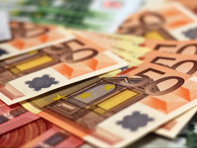 Euro najdroższe od blisko trzech lat, dolar od półtora roku. Złoty pod presją