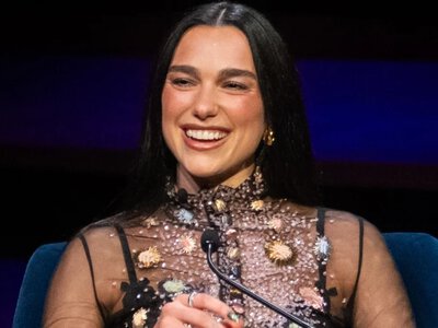 Dua Lipa wie jak zaskoczyć. Buty z piórami zwróciły uwagę widowni