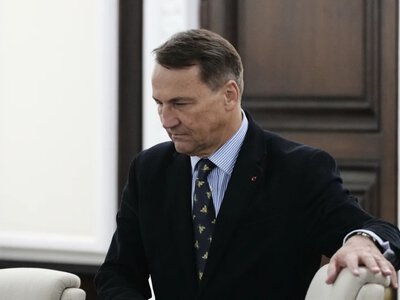 Doniesienia o nowej roli Orbana, Sikorski jasno. Wskazał na prezydenta