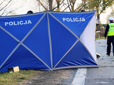 Zderzenie trzech samochodów na Pomorzu. Jest ofiara śmiertelna