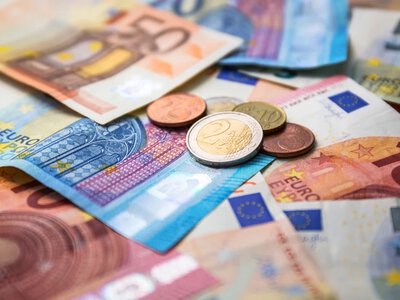 Złotówka a waluty obce. Zagraniczne pieniądze drożeją