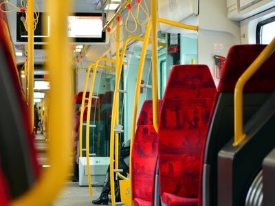 Wszystkich Świętych 2026. Miasta z nowymi rozkładami na 1 listopada