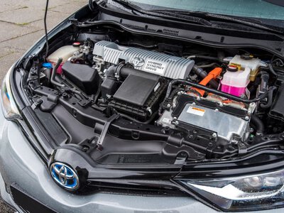 Czy to koniec słynnej japońskiej hybrydy z silnikiem 1.8? Toyota pokazała nową generację