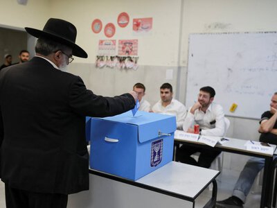 Setki tysięcy podwójnych kopert. Mogą zaważyć na wyniku wyborów w Izraelu