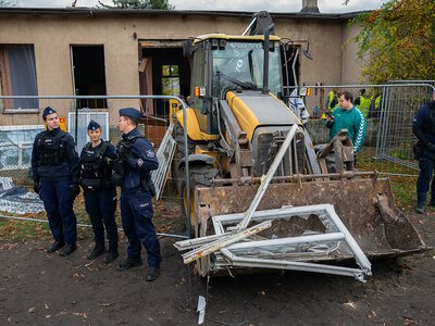 Rozbiórka świetlicy na Osiedlu Maltańskim. Bójka wielu osób z „burzycielami”