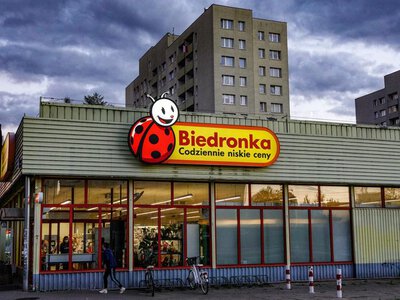 Właściciel Biedronki pokazał wyniki. Zysk mocno w dół, sprzedaż niemal stoi