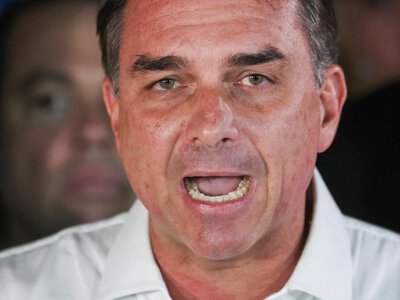Flavio Bolsonaro ogłosił się prezydentem Brazylii 