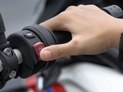 Kukiriniarze mogą rozjeżdżać ludzi, Polacy dają okejkę. Zaskakujący sondaż