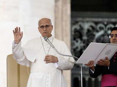 Pierwsza taka sytuacja w historii. Papież złożył wniosek, chodzi o wybory