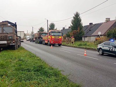 Dwie wojskowe ciężarówki zderzyły się na DK50