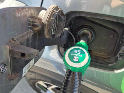 Resort energii obniża maksymalne ceny paliw. Zmiany od soboty