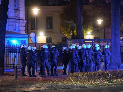 Protest przed Trybunałem Konstytucyjnym w Warszawie. Policja zatrzymała trzy osoby