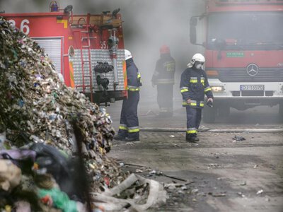 Niewinny gadżet, potężny pożar. E-papierosy i szczoteczki puszczają z dymem sortownie odpadów
